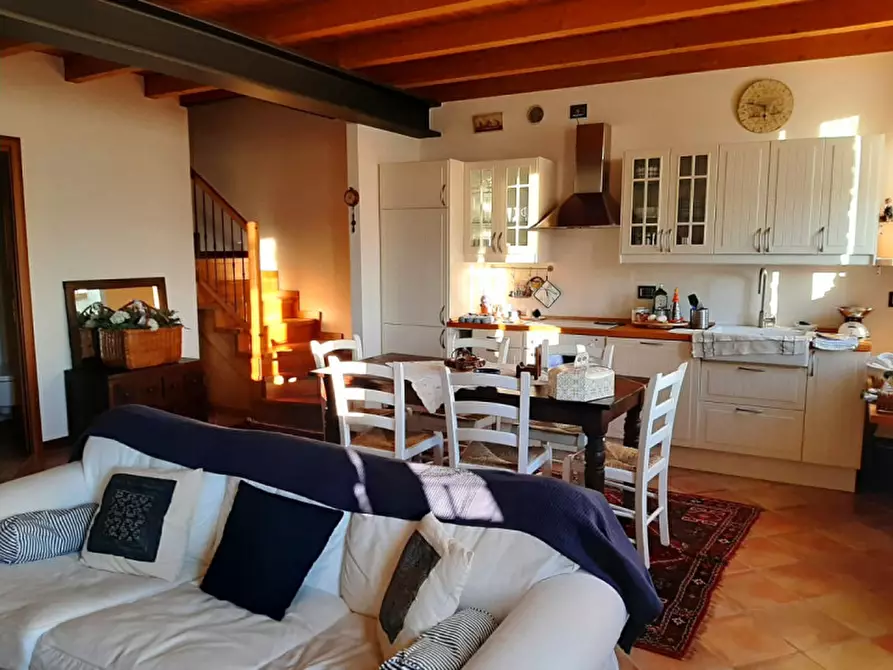 Immagine 1 di Appartamento in vendita  a Valeggio Sul Mincio