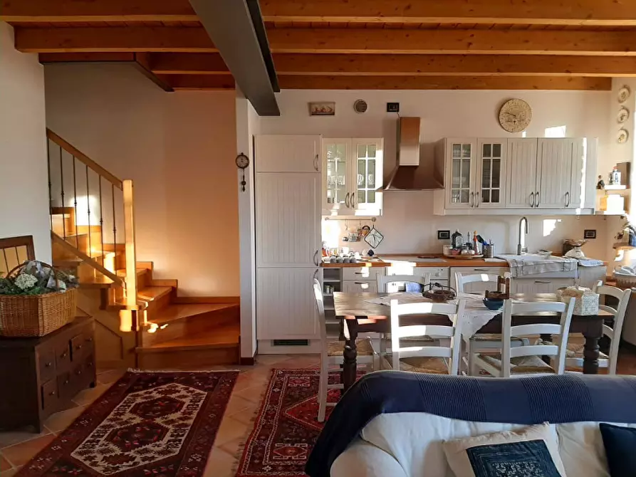 Immagine 2 di Appartamento in vendita  a Valeggio Sul Mincio