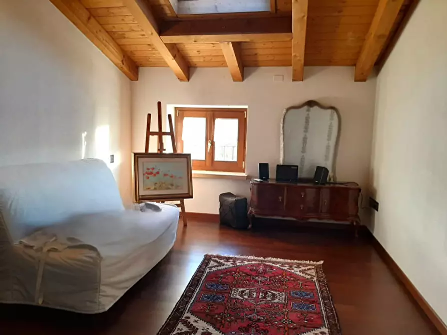 Immagine 8 di Appartamento in vendita  a Valeggio Sul Mincio