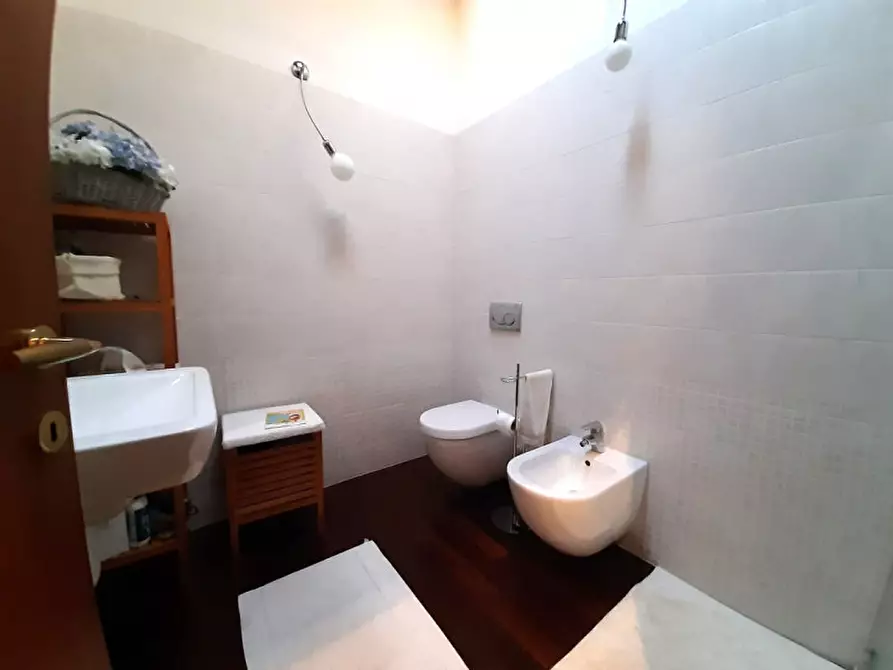 Immagine 10 di Appartamento in vendita  a Valeggio Sul Mincio