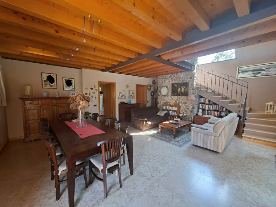 Immagine 19 di Villa in vendita  a Valeggio Sul Mincio