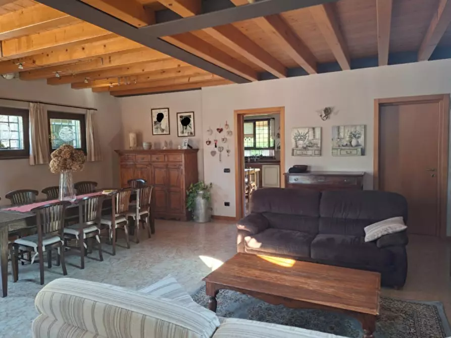 Immagine 20 di Villa in vendita  a Valeggio Sul Mincio