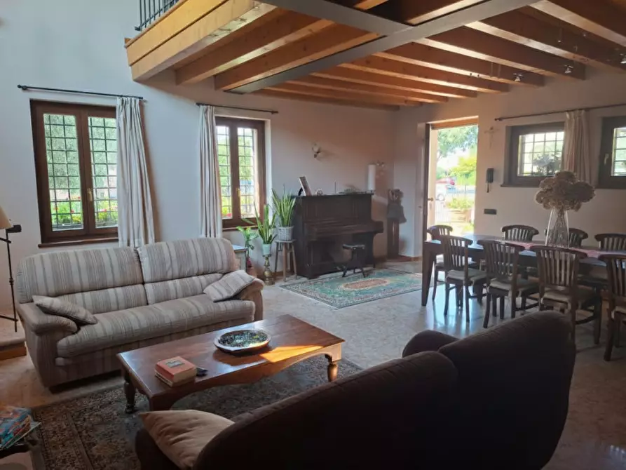 Immagine 22 di Villa in vendita  a Valeggio Sul Mincio