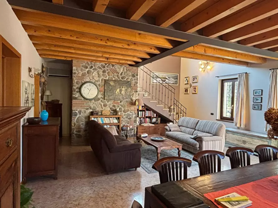 Immagine 25 di Villa in vendita  a Valeggio Sul Mincio
