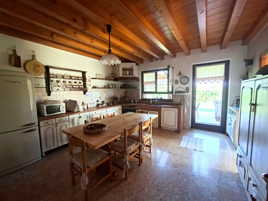 Immagine 26 di Villa in vendita  a Valeggio Sul Mincio