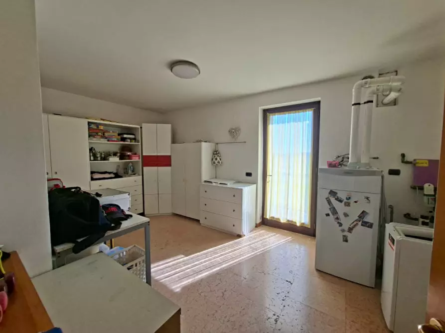 Immagine 28 di Villa in vendita  a Valeggio Sul Mincio