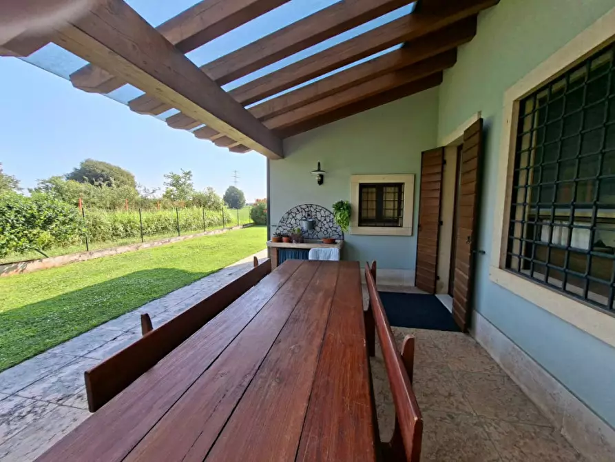Immagine 29 di Villa in vendita  a Valeggio Sul Mincio