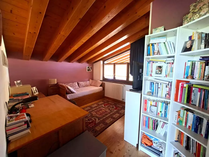 Immagine 36 di Villa in vendita  a Valeggio Sul Mincio