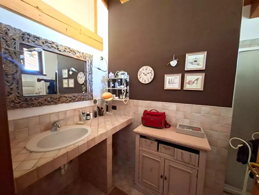 Immagine 37 di Villa in vendita  a Valeggio Sul Mincio