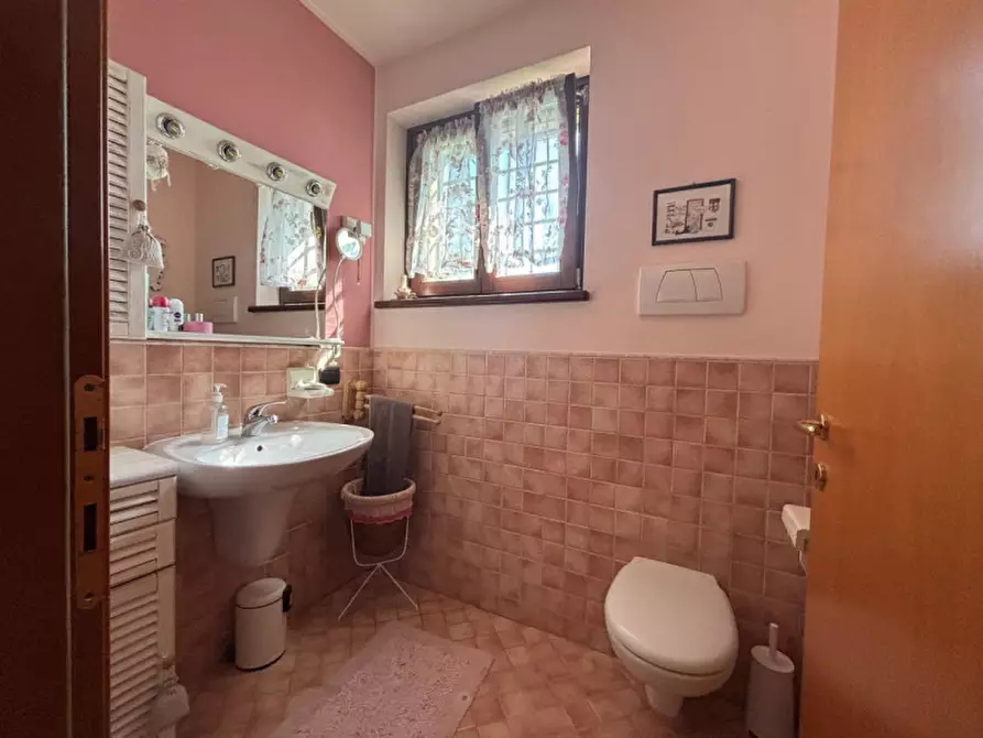 Immagine 40 di Villa in vendita  a Valeggio Sul Mincio