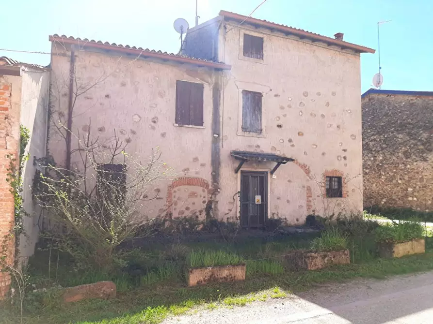 Immagine 4 di Rustico / casale in vendita  a Valeggio Sul Mincio