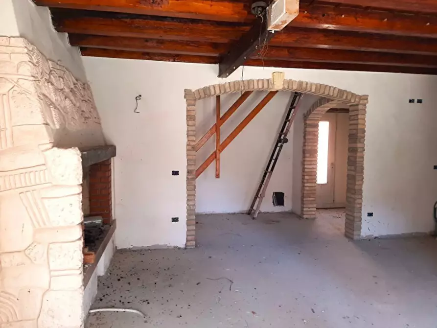 Immagine 5 di Rustico / casale in vendita  a Valeggio Sul Mincio