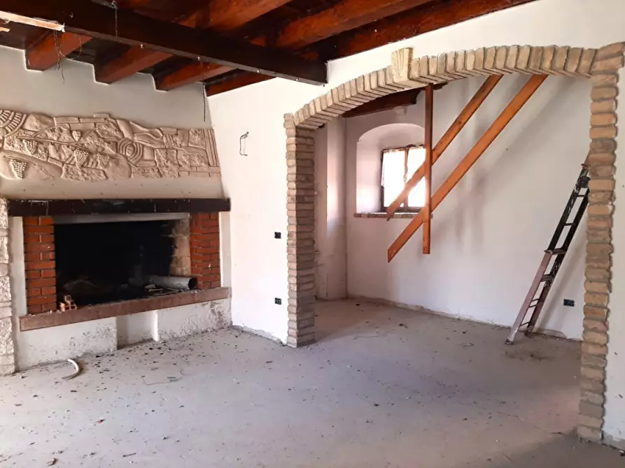 Immagine 10 di Rustico / casale in vendita  a Valeggio Sul Mincio