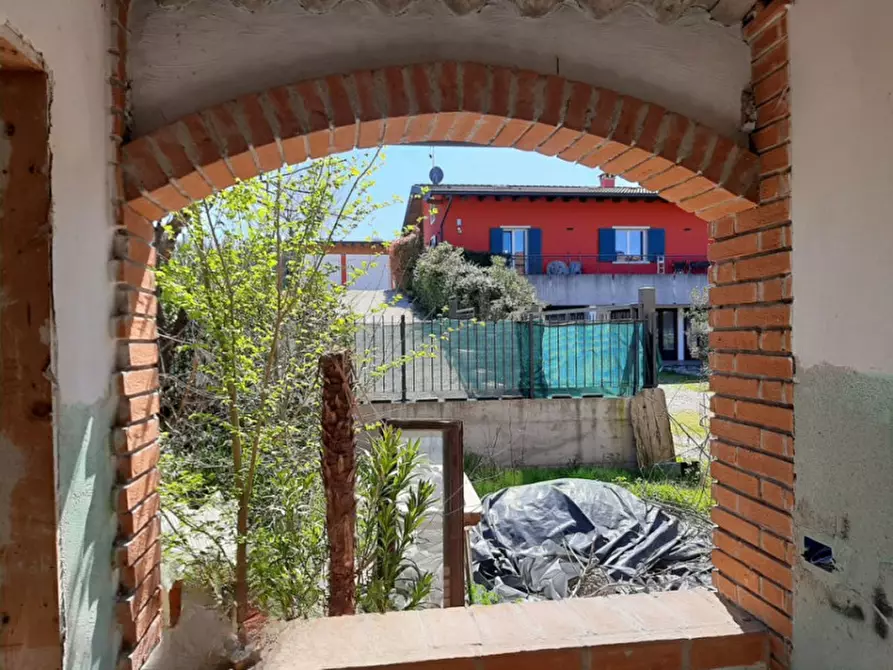 Immagine 12 di Rustico / casale in vendita  a Valeggio Sul Mincio