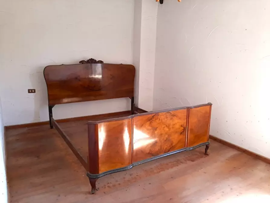 Immagine 14 di Rustico / casale in vendita  a Valeggio Sul Mincio