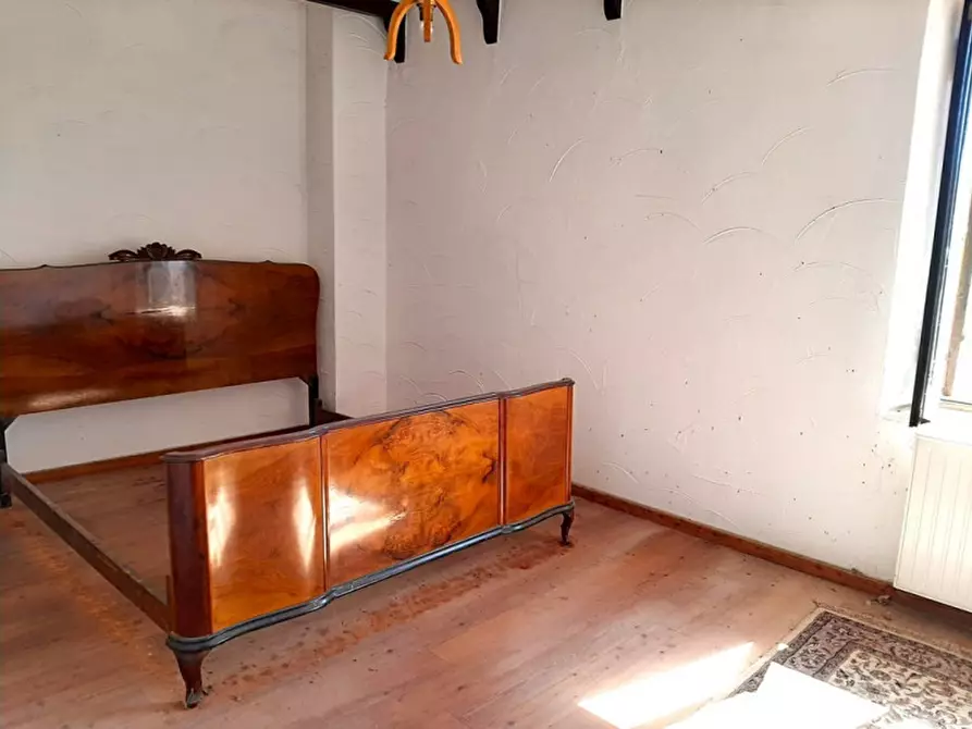 Immagine 15 di Rustico / casale in vendita  a Valeggio Sul Mincio