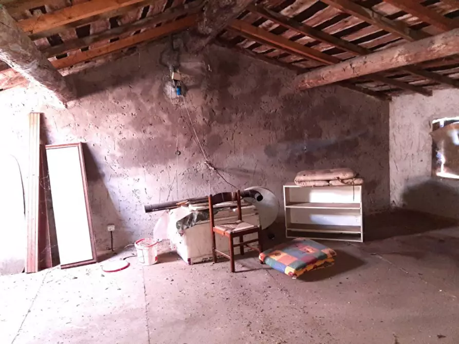 Immagine 21 di Rustico / casale in vendita  a Valeggio Sul Mincio