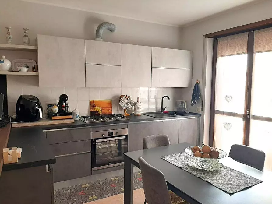 Immagine 5 di Appartamento in vendita  a Valeggio Sul Mincio