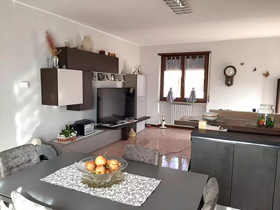 Immagine 6 di Appartamento in vendita  a Valeggio Sul Mincio