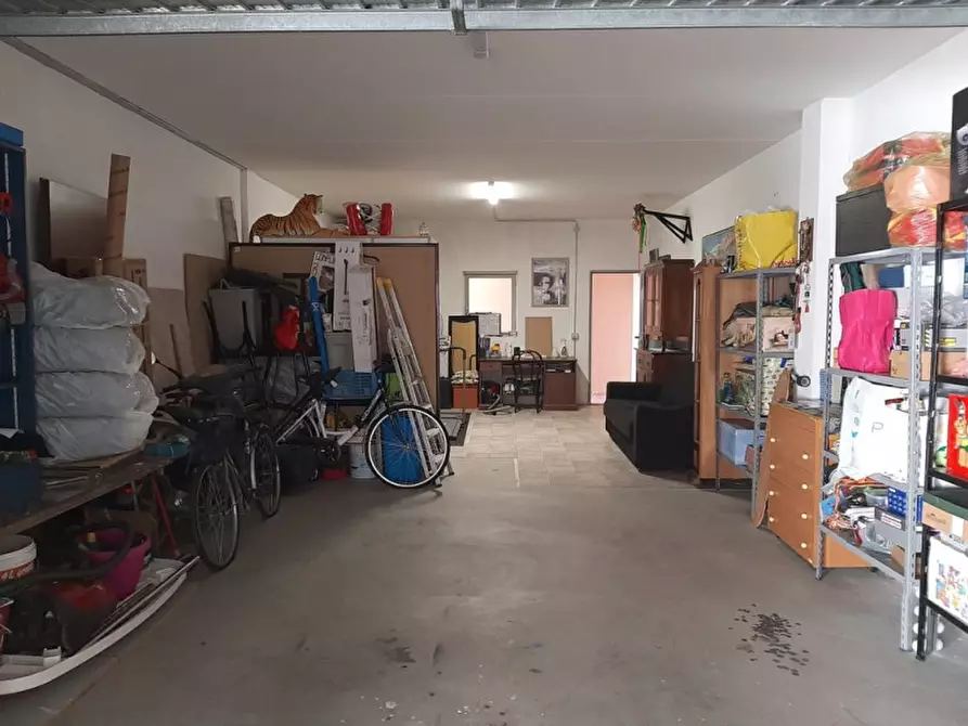 Immagine 16 di Appartamento in vendita  a Valeggio Sul Mincio