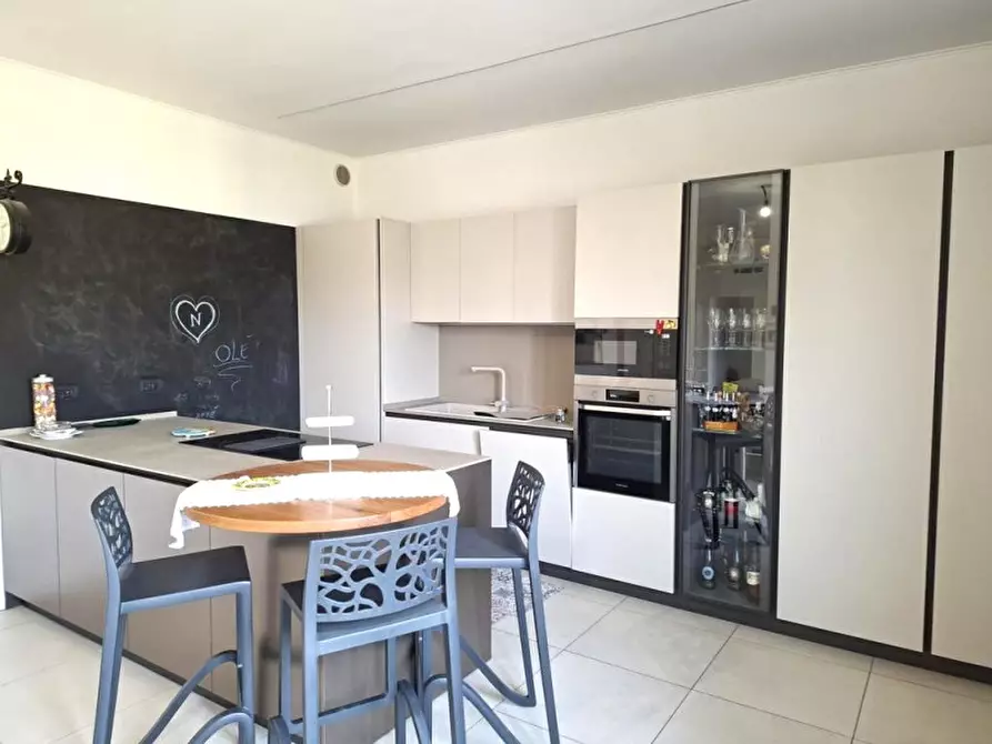 Immagine 1 di Appartamento in vendita  a Valeggio Sul Mincio