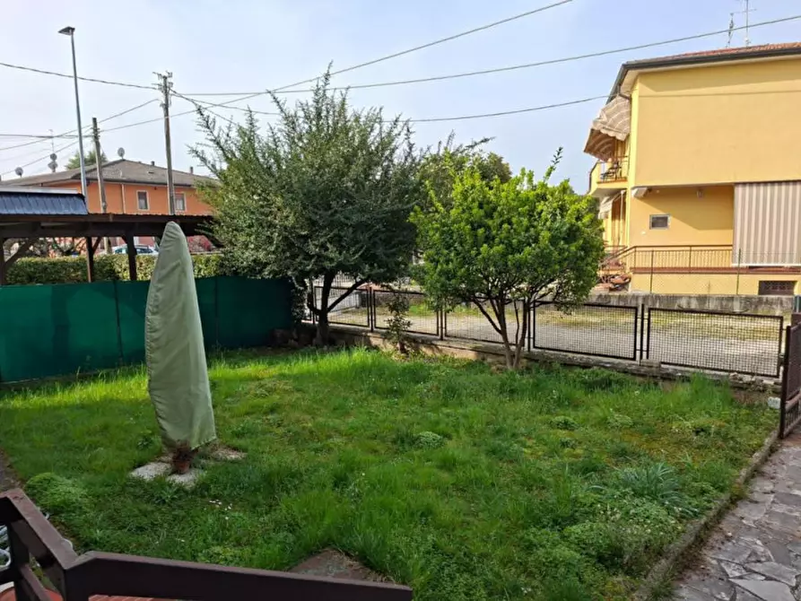 Immagine 13 di Appartamento in vendita  a Valeggio Sul Mincio