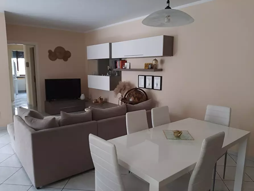 Immagine 5 di Appartamento in vendita  a Valeggio Sul Mincio