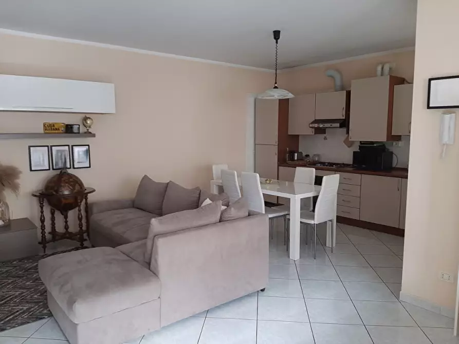 Immagine 6 di Appartamento in vendita  a Valeggio Sul Mincio