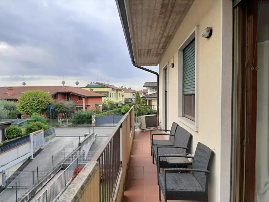 Immagine 12 di Appartamento in vendita  a Valeggio Sul Mincio