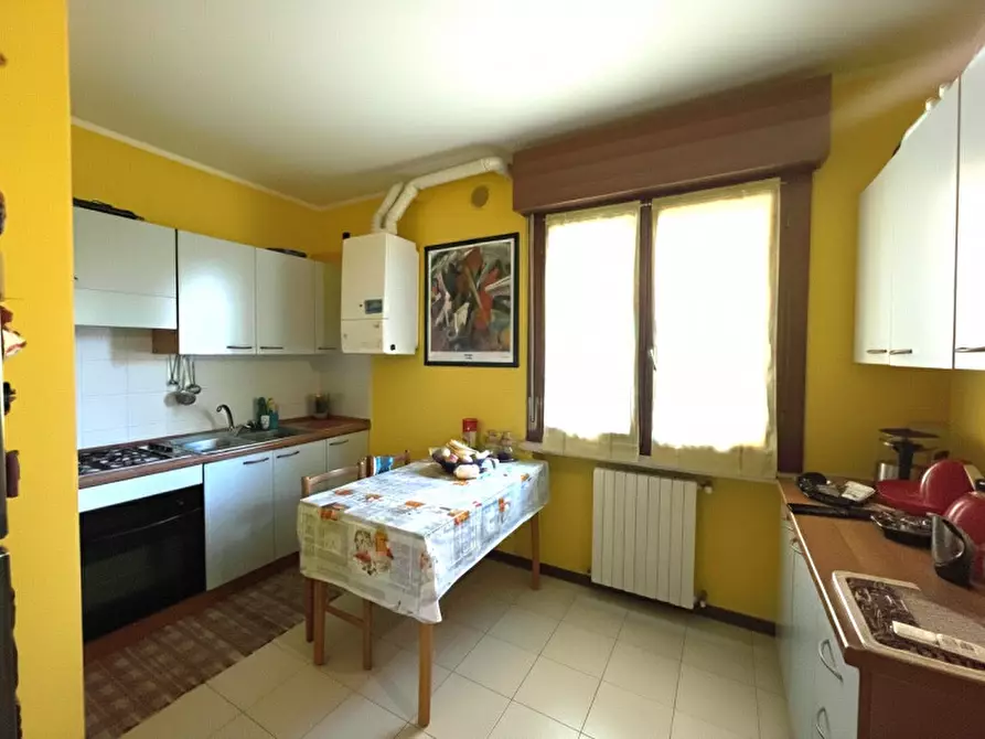 Immagine 5 di Appartamento in vendita  a Valeggio Sul Mincio