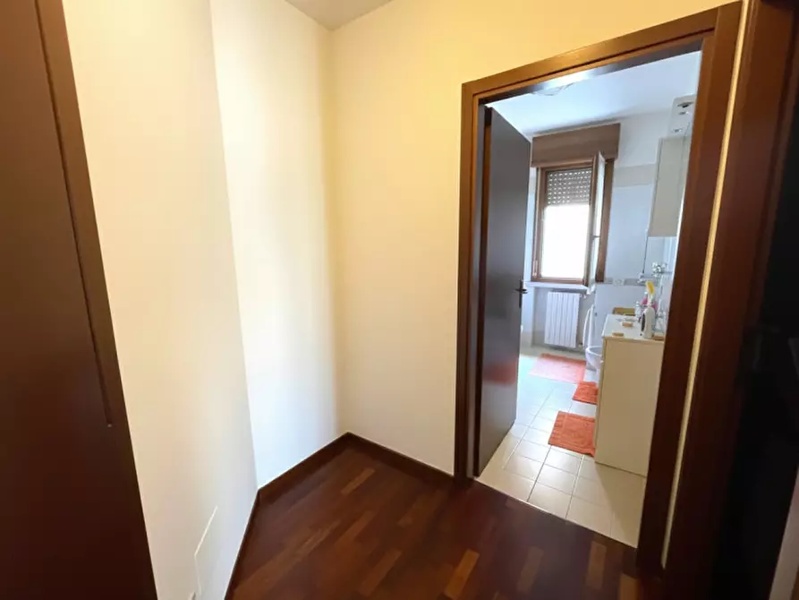 Immagine 8 di Appartamento in vendita  a Valeggio Sul Mincio