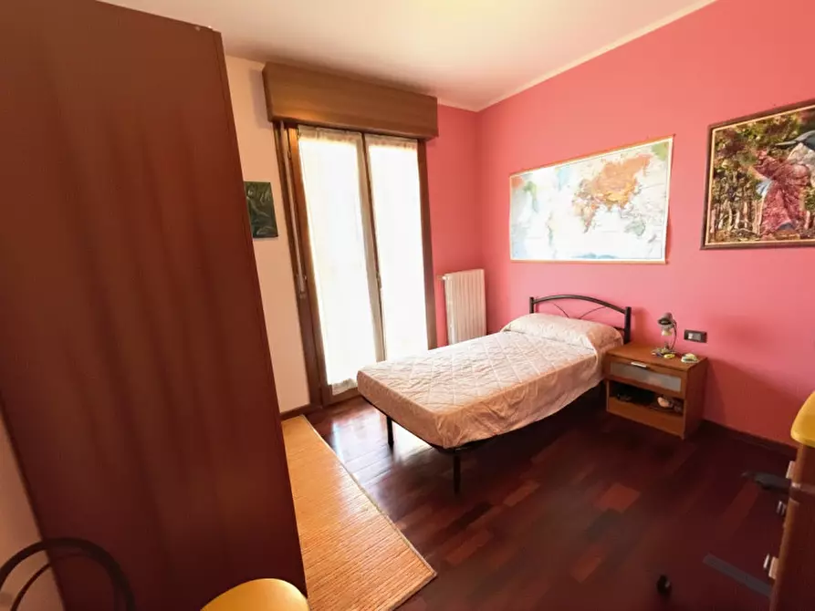 Immagine 10 di Appartamento in vendita  a Valeggio Sul Mincio