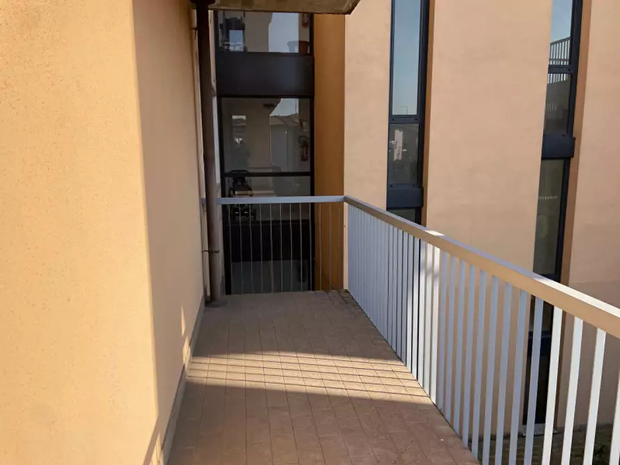 Immagine 16 di Appartamento in vendita  a Valeggio Sul Mincio