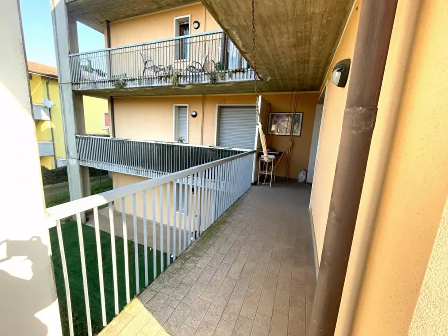 Immagine 19 di Appartamento in vendita  a Valeggio Sul Mincio