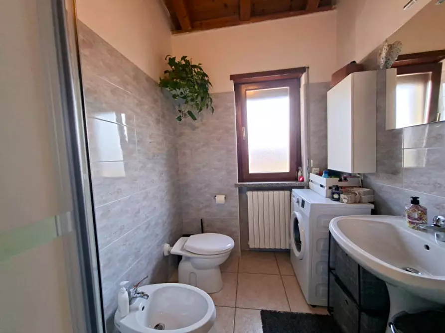 Immagine 3 di Appartamento in vendita  a Valeggio Sul Mincio