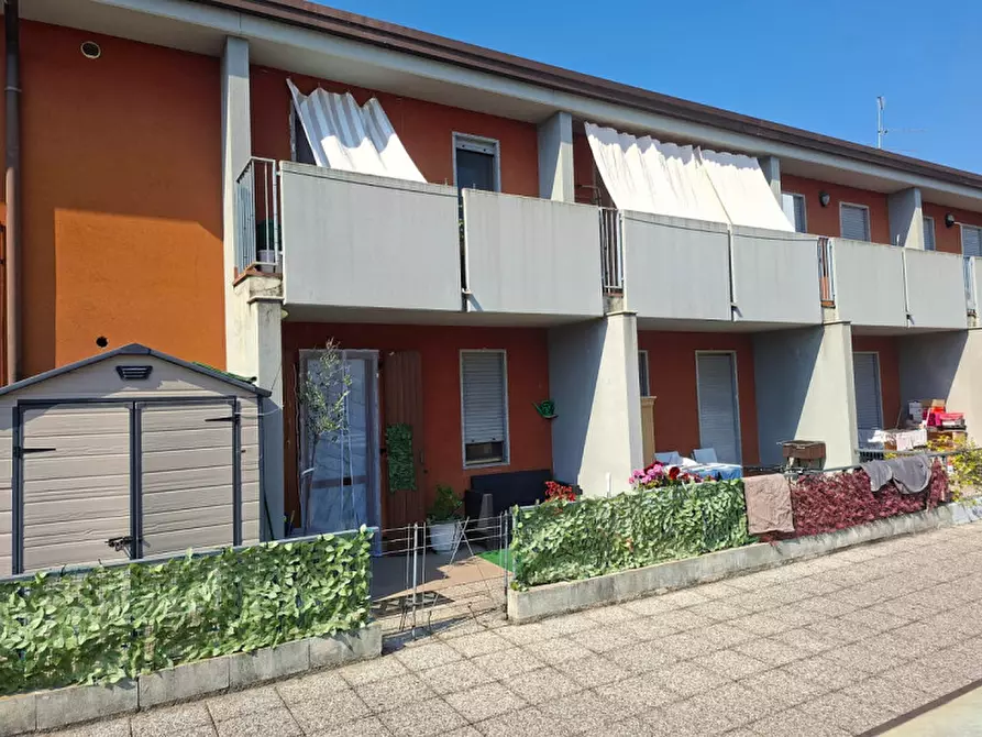 Immagine 8 di Appartamento in vendita  a Valeggio Sul Mincio