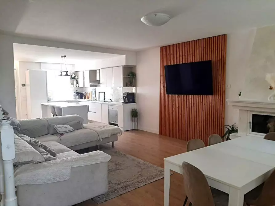 Immagine 5 di Villetta a schiera in vendita  a Valeggio Sul Mincio