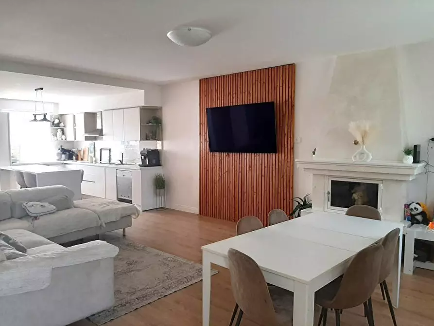 Immagine 5 di Villetta a schiera in vendita  a Valeggio Sul Mincio