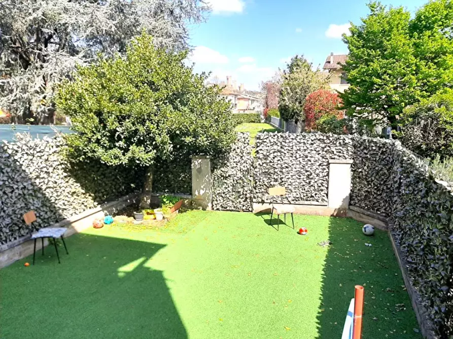 Immagine 6 di Villetta a schiera in vendita  a Valeggio Sul Mincio