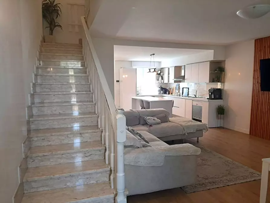 Immagine 7 di Villetta a schiera in vendita  a Valeggio Sul Mincio