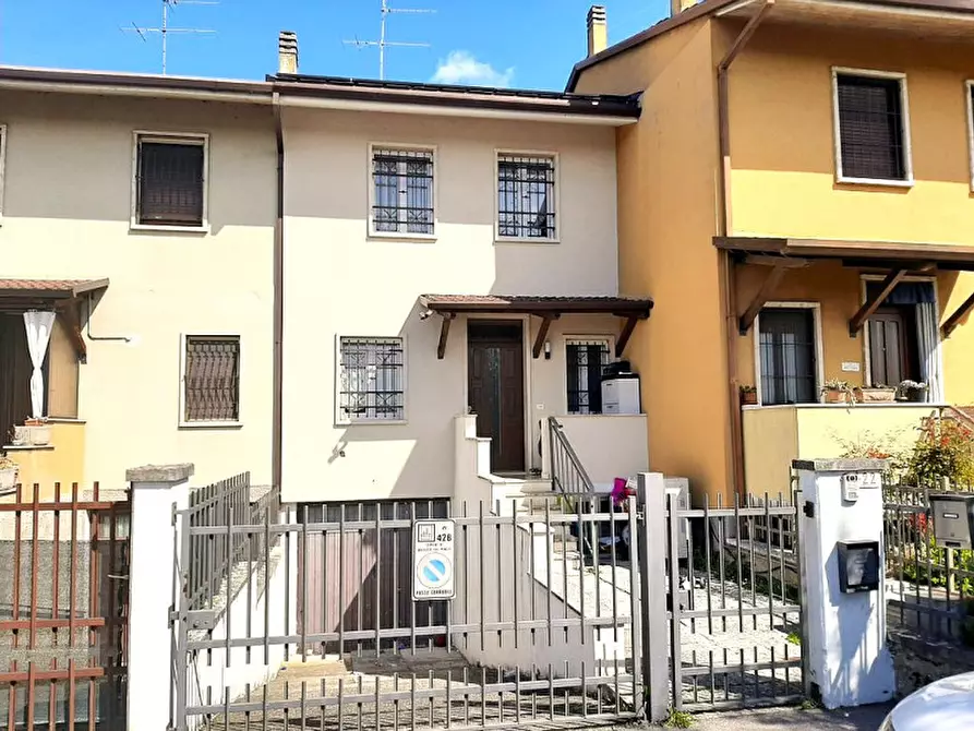 Immagine 18 di Villetta a schiera in vendita  a Valeggio Sul Mincio