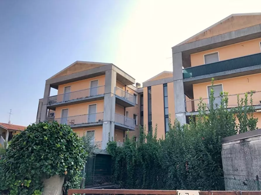 Immagine 9 di Appartamento in vendita  a Valeggio Sul Mincio