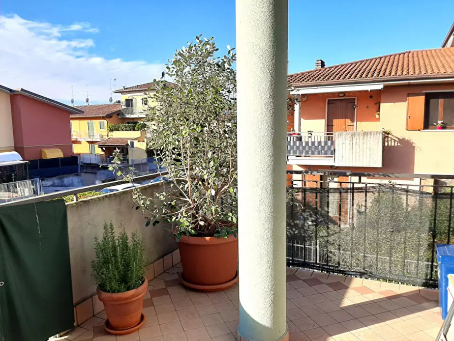 Immagine 8 di Appartamento in vendita  a Valeggio Sul Mincio