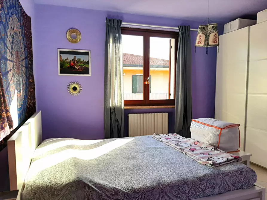 Immagine 11 di Appartamento in vendita  a Valeggio Sul Mincio