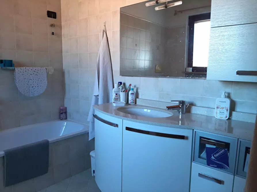 Immagine 14 di Appartamento in vendita  a Valeggio Sul Mincio