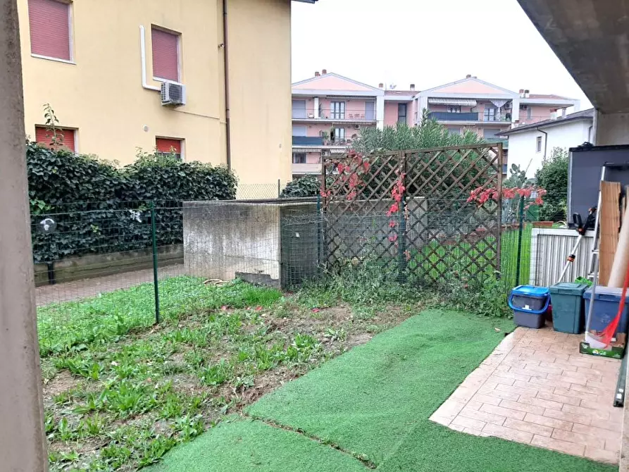Immagine 8 di Appartamento in vendita  a Valeggio Sul Mincio