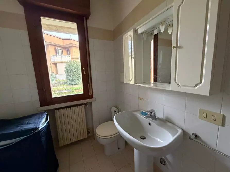 Immagine 9 di Appartamento in vendita  a Valeggio Sul Mincio