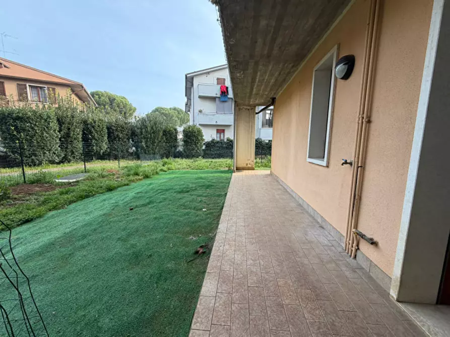 Immagine 10 di Appartamento in vendita  a Valeggio Sul Mincio