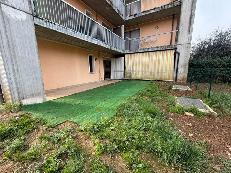 Immagine 11 di Appartamento in vendita  a Valeggio Sul Mincio