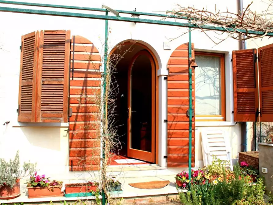 Immagine 5 di Villetta a schiera in vendita  a Valeggio Sul Mincio